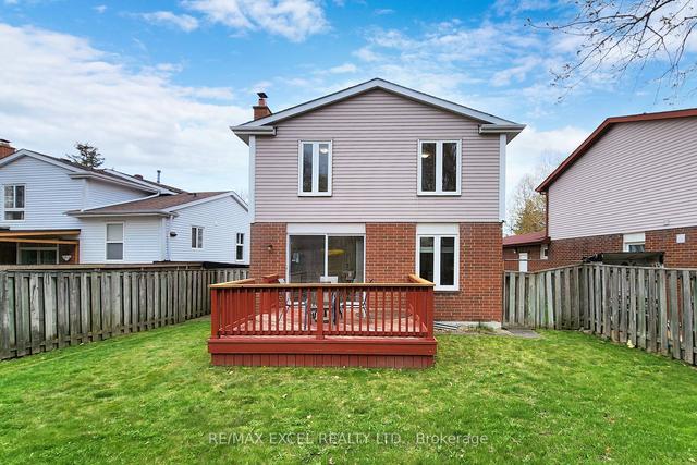 5 Oakhaven Dr, House detached with 3 bedrooms, 3 bathrooms and 4 parking in Toronto ON | Image 31