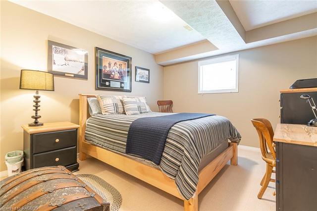 235 4th Avenue W, House detached with 4 bedrooms, 2 bathrooms and 4 parking in Owen Sound ON | Image 6
