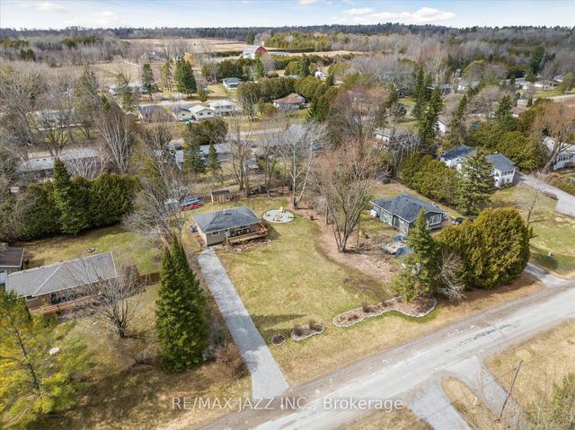 231 Lakeshore Dr, House detached with 2 bedrooms, 1 bathrooms and 10 parking in Kawartha Lakes ON | Image 19