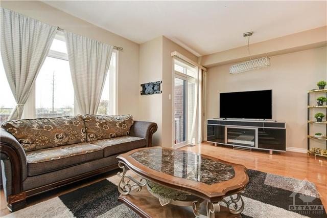 170 Mattingly Way, Townhouse with 3 bedrooms, 3 bathrooms and 3 parking in Ottawa ON | Image 8