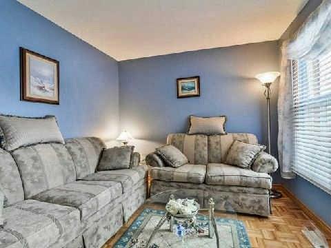 80 Metzak Dr, House detached with 3 bedrooms, 2 bathrooms and 4 parking in Brampton ON | Image 2
