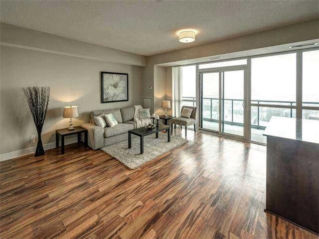 lph26 - 35 Brian Peck Cres, Condo with 1 bedrooms, 1 bathrooms and 1 parking in Toronto ON | Image 5