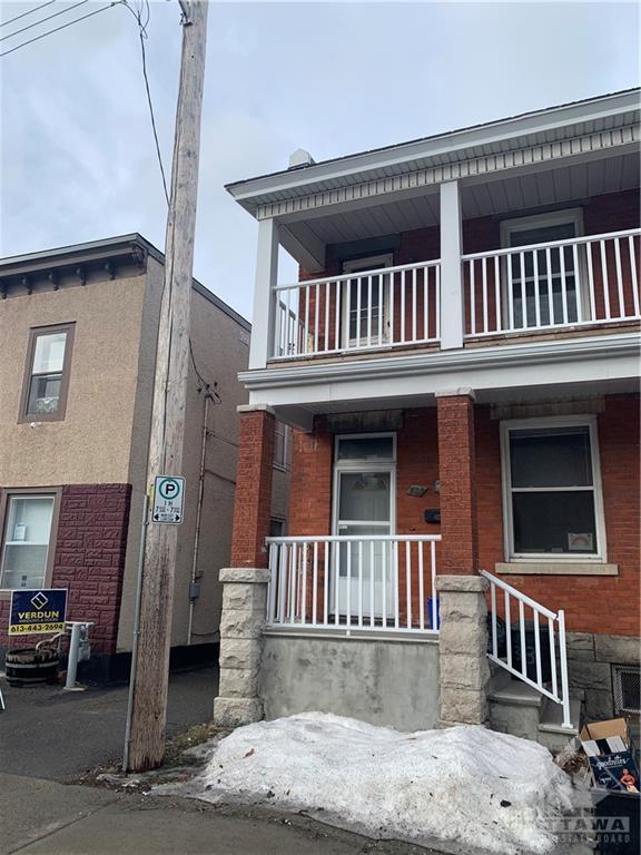 238 Rochester Street, Townhouse with 3 bedrooms, 2 bathrooms and 1 parking in Ottawa ON | Image 2