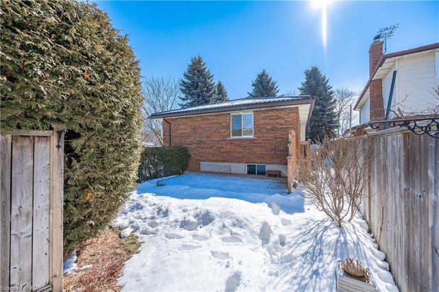 123 Sandsprings Crescent, House detached with 3 bedrooms, 2 bathrooms and 4 parking in Kitchener ON | Image 41