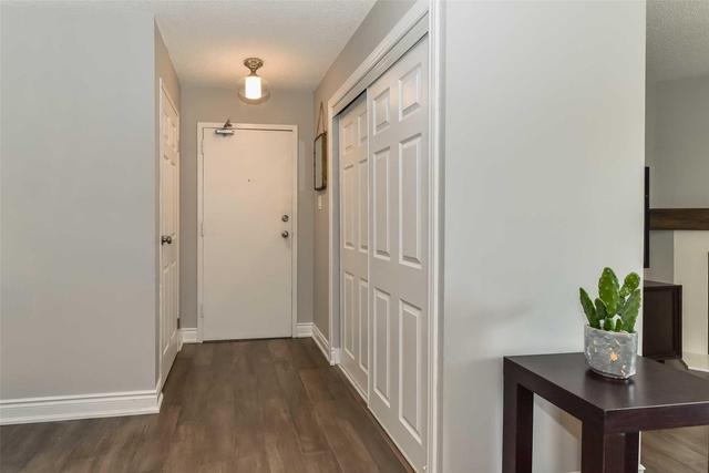 724 - 1450 Glen Abbey Gate, Condo with 3 bedrooms, 2 bathrooms and 1 parking in Oakville ON | Image 2