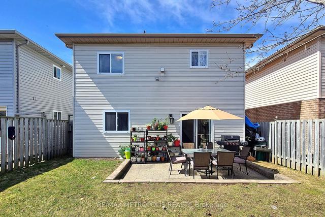 73 Downing Cres, House attached with 3 bedrooms, 3 bathrooms and 3 parking in Barrie ON | Image 30