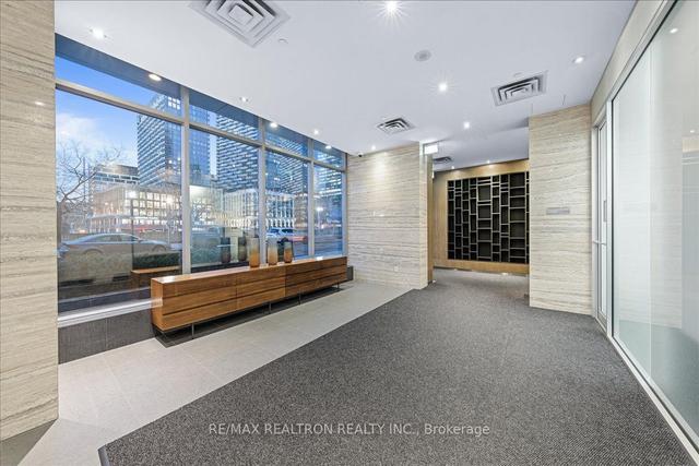 2015 - 15 Iceboat Terr, Condo with 1 bedrooms, 1 bathrooms and 0 parking in Toronto ON | Image 38