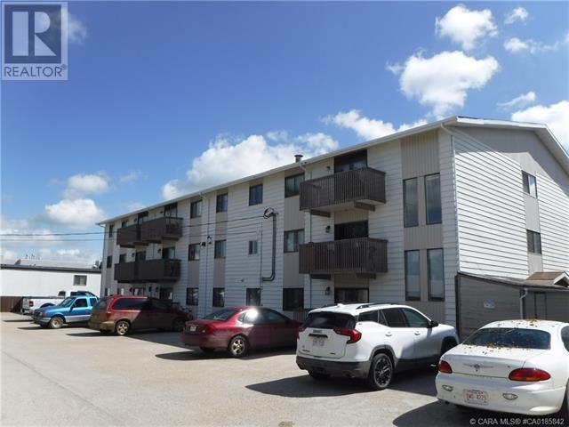 203, - 114 Mount Pleasant Drive, Condo with 2 bedrooms, 1 bathrooms and 1 parking in Camrose AB | Image 2