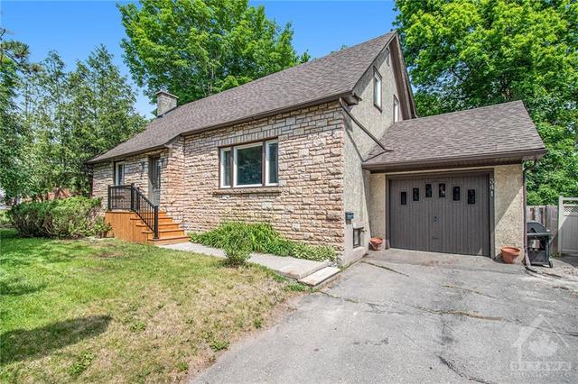 341 Cunningham Avenue, House detached with 3 bedrooms, 2 bathrooms and 7 parking in Ottawa ON | Image 1
