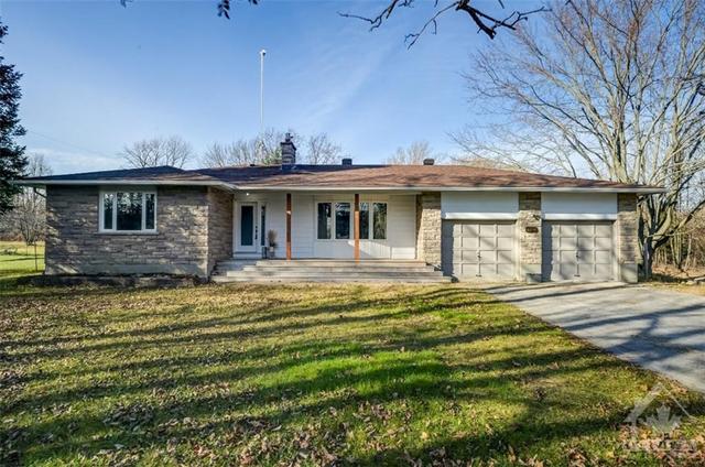 6037 Herberts Corners Road, House detached with 3 bedrooms, 2 bathrooms and 4 parking in Ottawa ON | Image 2