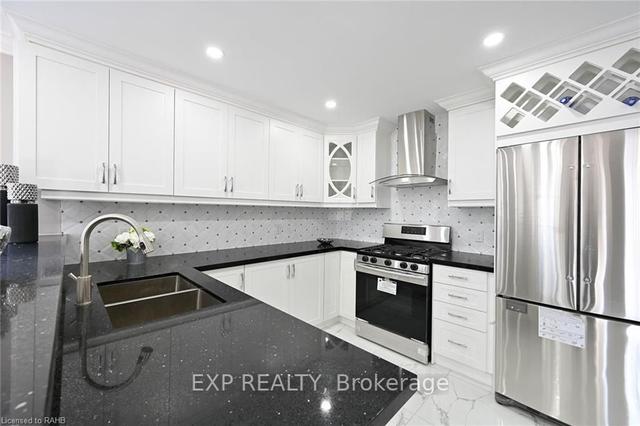 39 Walter Ave S, House detached with 3 bedrooms, 3 bathrooms and 5 parking in Hamilton ON | Image 22