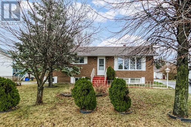 4166 La Habre Avenue, House detached with 5 bedrooms, 2 bathrooms and null parking in Greater Sudbury ON | Image 4