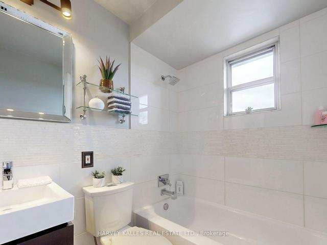 354 Westmount Ave, House semidetached with 3 bedrooms, 2 bathrooms and 4 parking in Toronto ON | Image 22