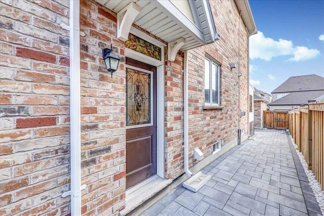 107 Cornwall Dr, House semidetached with 3 bedrooms, 3 bathrooms and 3 parking in Markham ON | Image 25