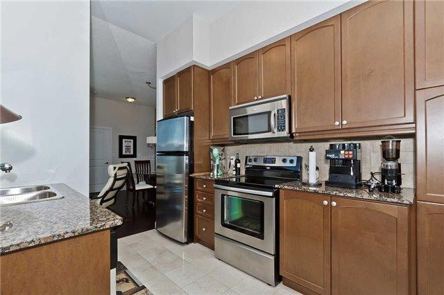 lph08 - 80 Absolute Ave, Condo with 2 bedrooms, 2 bathrooms and 1 parking in Mississauga ON | Image 9