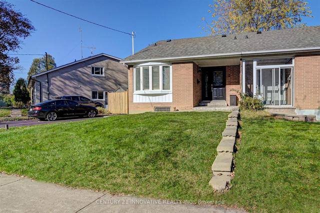 2 Lynedock Cres, House semidetached with 3 bedrooms, 3 bathrooms and 4 parking in Toronto ON | Image 22