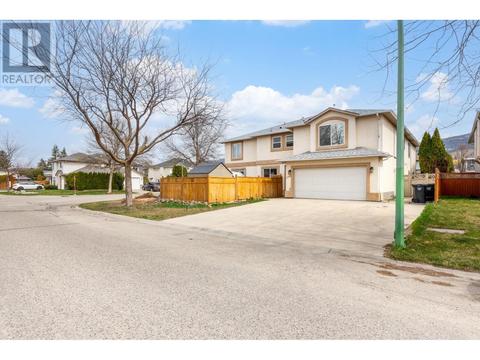 1395 Friesen Road, House detached with 6 bedrooms, 4 bathrooms and 6 parking in Kelowna BC | Card Image
