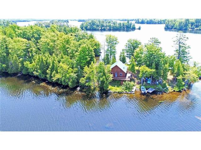 561 Graceys Island, House detached with 2 bedrooms, 1 bathrooms and null parking in Central Frontenac ON | Image 1