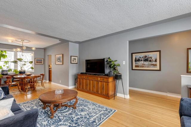 327 47 Avenue Sw, House detached with 3 bedrooms, 1 bathrooms and 2 parking in Calgary AB | Image 7