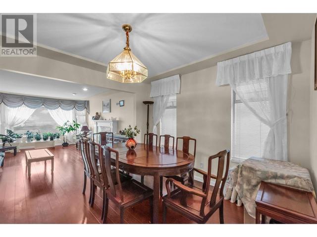 3891 Scotsdale Place, House detached with 6 bedrooms, 3 bathrooms and 6 parking in Richmond BC | Image 4