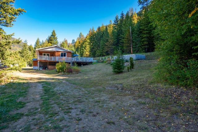 1110 Highway 22, House detached with 3 bedrooms, 1 bathrooms and null parking in Kootenay Boundary B BC | Image 11