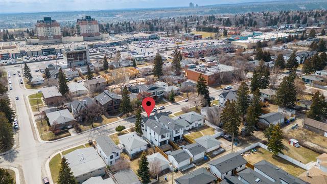 1712 18 Avenue Nw, House detached with 4 bedrooms, 3 bathrooms and 2 parking in Calgary AB | Image 3