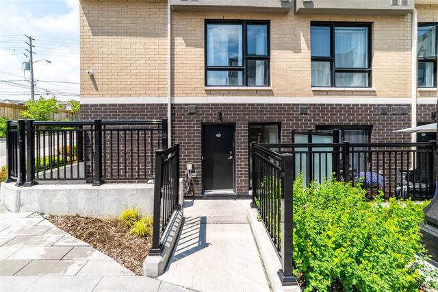 101 - 8825 Sheppard Ave E, Townhouse with 2 bedrooms, 2 bathrooms and 1 parking in Toronto ON | Image 2