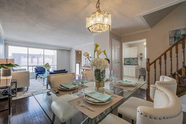 22 Revlis Cres, House semidetached with 4 bedrooms, 3 bathrooms and 3 parking in Toronto ON | Image 2