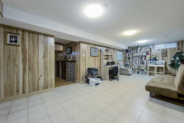3 Donnalyn Dr, House detached with 4 bedrooms, 4 bathrooms and 4 parking in Toronto ON | Image 25