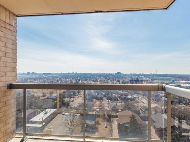 1422 - 18 Mondeo Dr, Condo with 2 bedrooms, 2 bathrooms and 1 parking in Toronto ON | Image 13