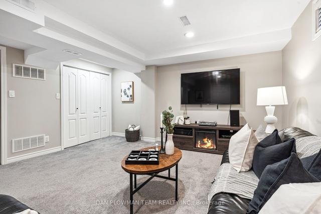 49 Chatfield Dr, House detached with 2 bedrooms, 2 bathrooms and 5 parking in Ajax ON | Image 14