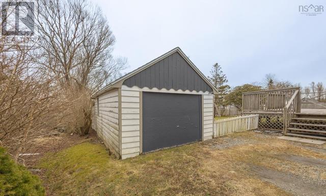 171 Pleasant Street, House detached with 5 bedrooms, 1 bathrooms and null parking in Yarmouth NS | Image 4