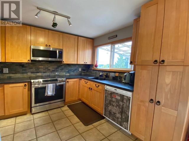 180 Hillcrest Avenue, House detached with 5 bedrooms, 2 bathrooms and null parking in Port Edward BC | Image 11