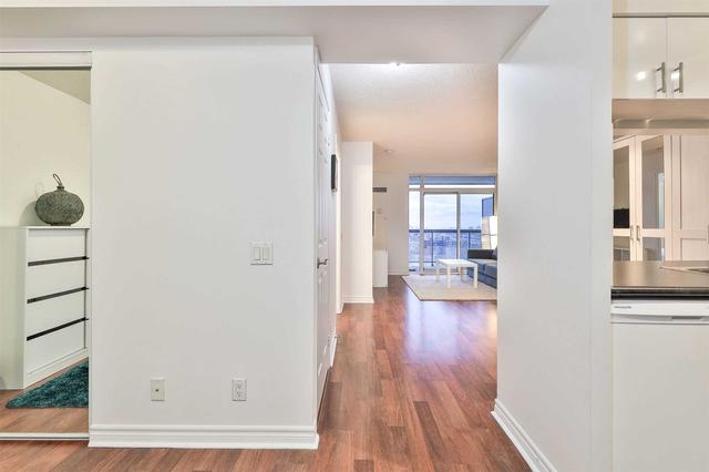 1124 - 18 Mondeo Dr, Condo with 1 bedrooms, 1 bathrooms and 1 parking in Toronto ON | Image 23