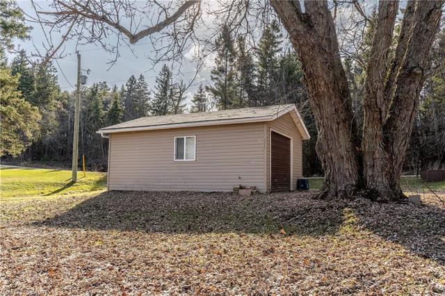 894 Road 9 W, House detached with 3 bedrooms, 1 bathrooms and 11 parking in Mapleton ON | Image 21