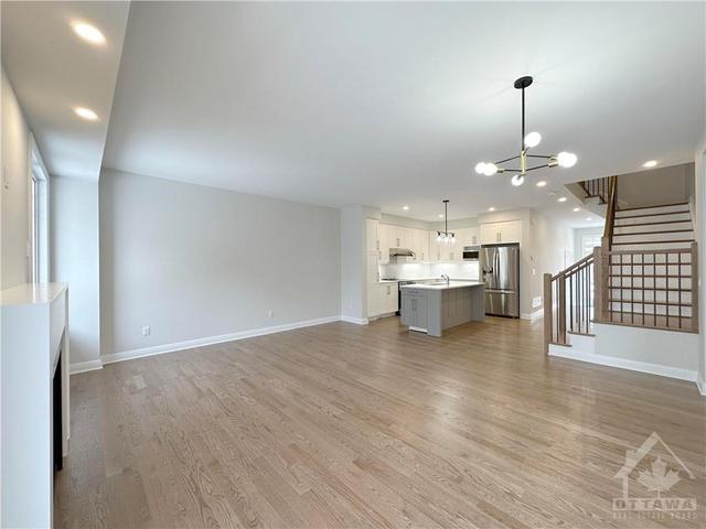505 Hitzlay Terrace, Townhouse with 3 bedrooms, 3 bathrooms and 2 parking in Ottawa ON | Image 11