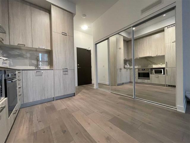 209 - 10 Honeycrisp Cres, Condo with 2 bedrooms, 2 bathrooms and 1 parking in Vaughan ON | Image 9