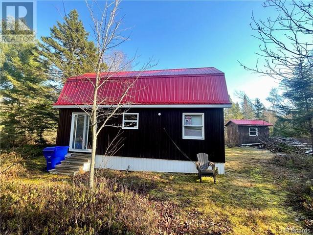 44 Springwater Lane, Home with 3 bedrooms, 1 bathrooms and null parking in Saint George NB | Image 4