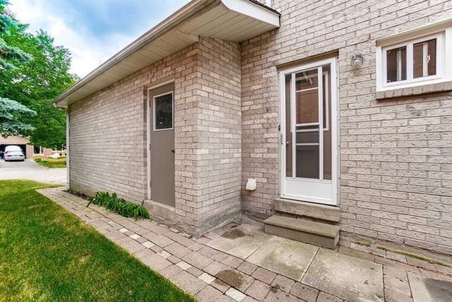 34 Ontario Crt, House detached with 3 bedrooms, 4 bathrooms and 6 parking in Mississauga ON | Image 27