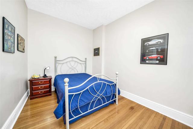 12 Peel Ave, House attached with 3 bedrooms, 2 bathrooms and 1 parking in Toronto ON | Image 8