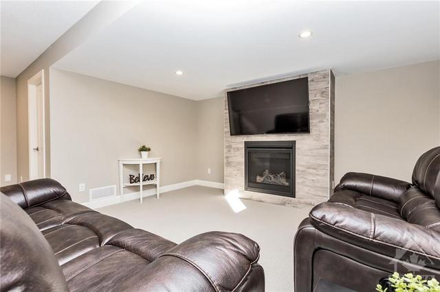 26 Berryman Drive, Home with 3 bedrooms, 3 bathrooms and 3 parking in Carleton Place ON | Image 28
