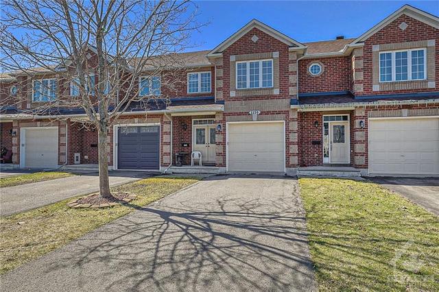 1150 Brasseur Crescent, Townhouse with 3 bedrooms, 3 bathrooms and 3 parking in Ottawa ON | Image 1
