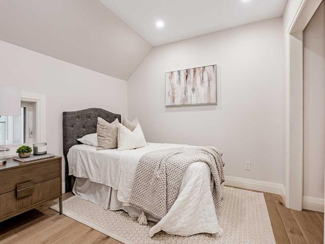 52 Ellsworth Ave, House detached with 3 bedrooms, 4 bathrooms and 0 parking in Toronto ON | Image 11