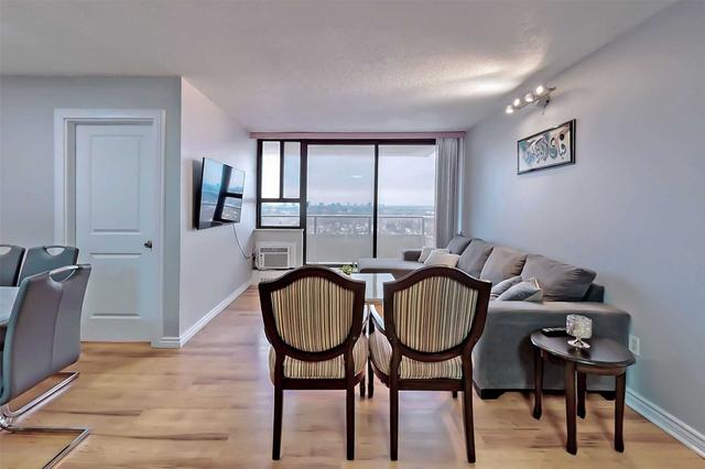 1709 - 15 Torrance Rd, Condo with 2 bedrooms, 2 bathrooms and 1 parking in Toronto ON | Image 4