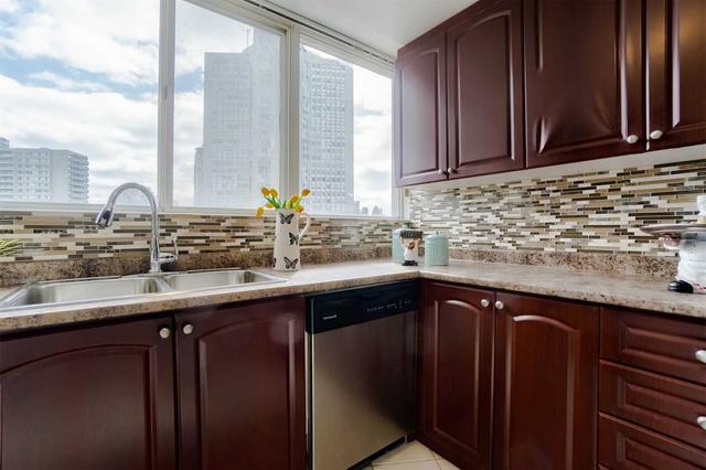 1002 - 3700 Kaneff Cres, Condo with 2 bedrooms, 2 bathrooms and 1 parking in Mississauga ON | Image 15