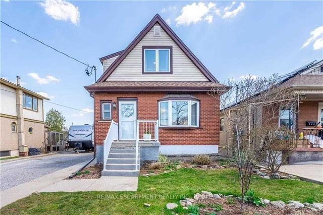 550 Corbett St, House detached with 3 bedrooms, 2 bathrooms and 12 parking in Hamilton ON | Image 12