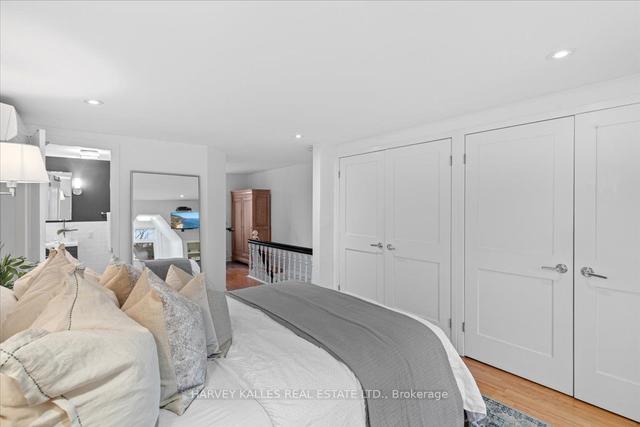 114 Wells St, House semidetached with 4 bedrooms, 2 bathrooms and 1 parking in Toronto ON | Image 11