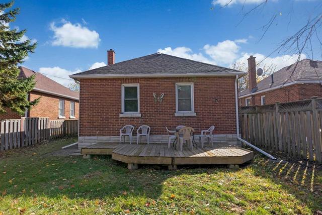 352 Bruce St, House detached with 3 bedrooms, 2 bathrooms and 3 parking in Oshawa ON | Image 17