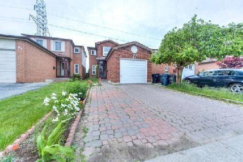 42 Fieldside Dr, House attached with 3 bedrooms, 3 bathrooms and 3 parking in Toronto ON | Image 1