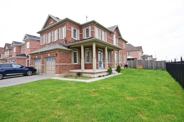 867 Oasis Dr, House semidetached with 3 bedrooms, 3 bathrooms and 1 parking in Mississauga ON | Image 1